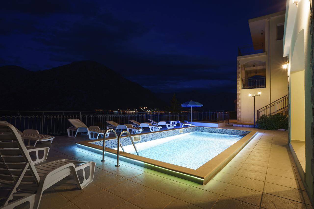 Villa Kosta Donji Morinj Buitenkant foto